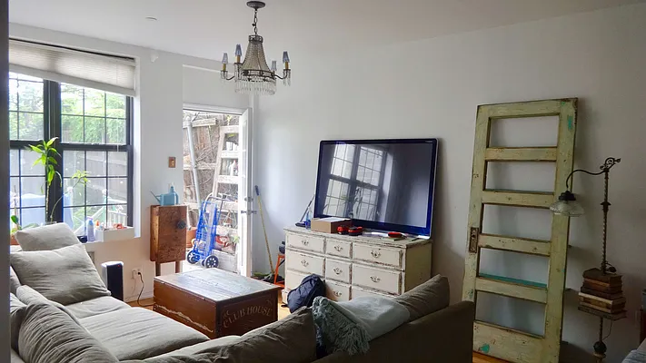 Rented by Grand & Co. | media 45