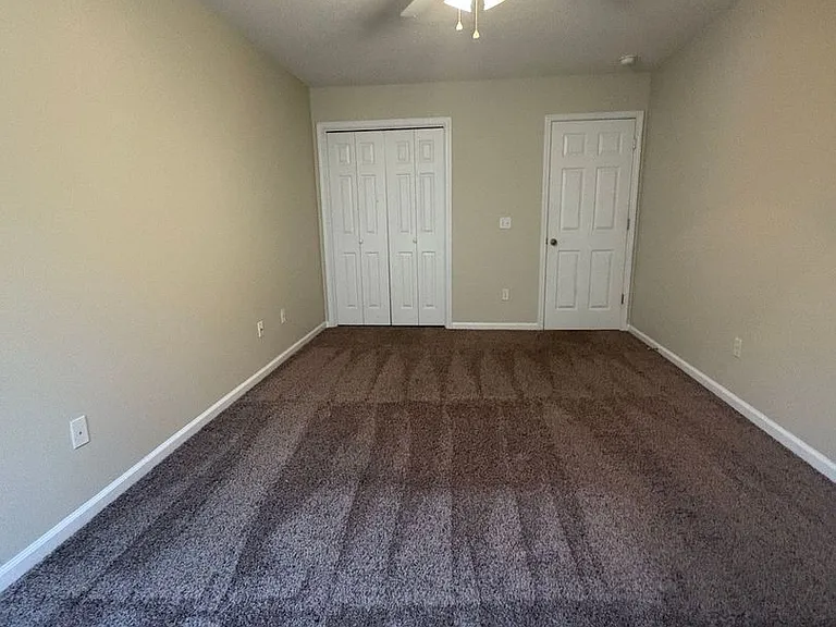 125 Winthrope Ln — Photo 32