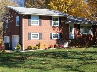 5185 Huckleberry St NW, North Canton, OH 44720