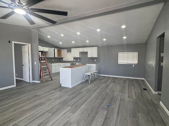 3rd image of 9431 E CORALBELL Avenue #195