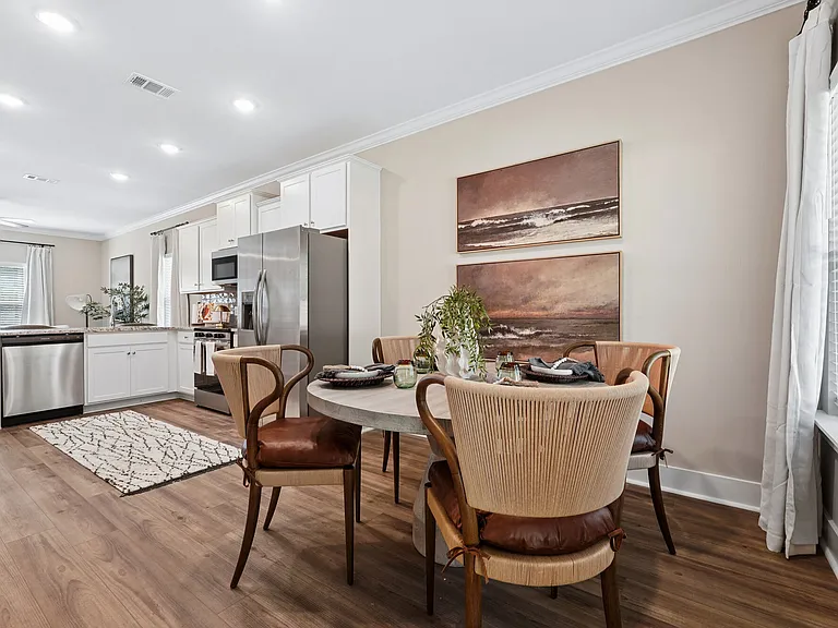 River Ford apartments community photo
