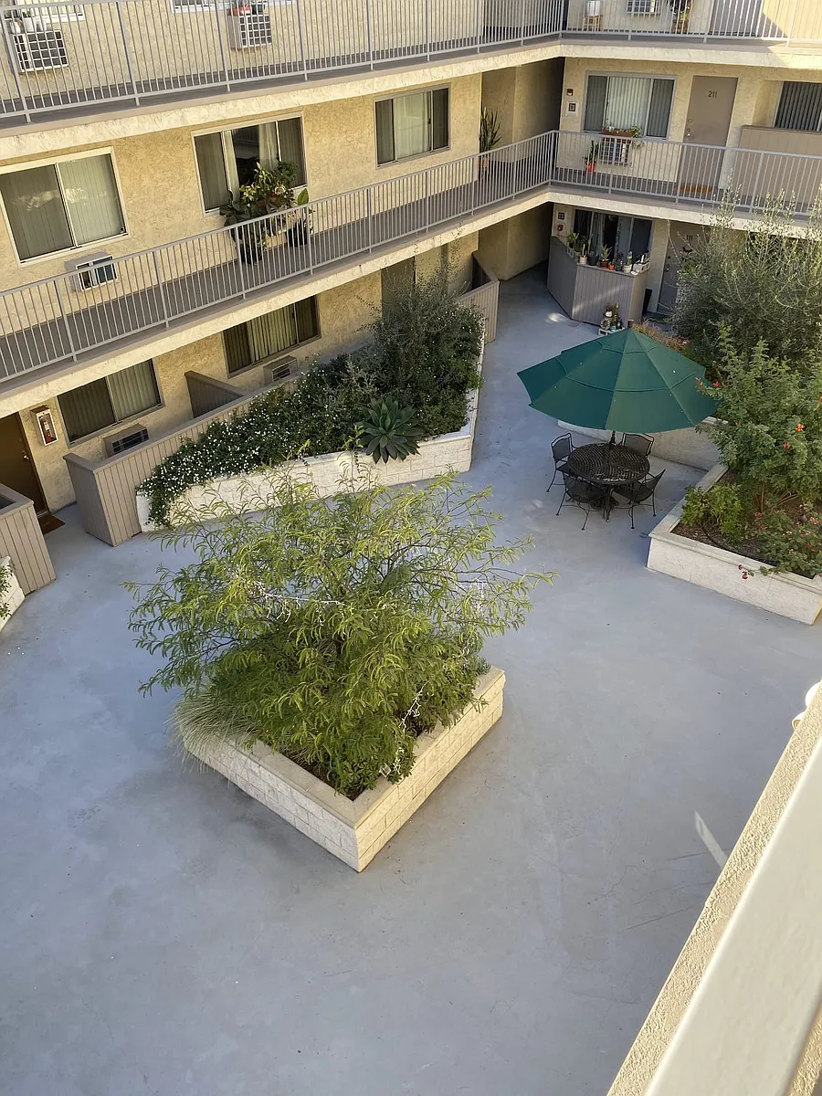 Building Photo - Bagley Villas
