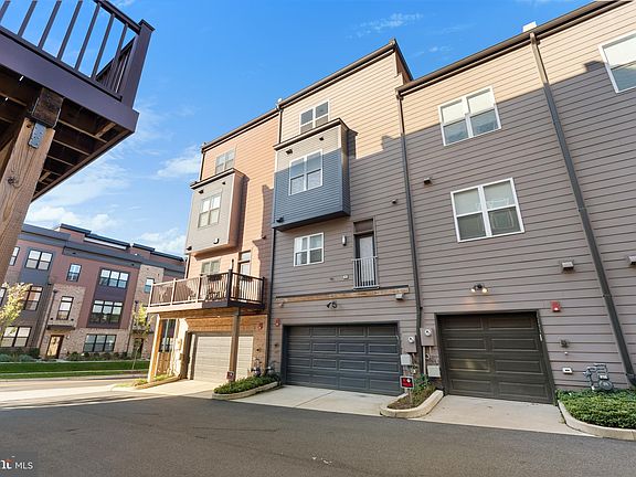 5th image of 3703 Blue Lobelia Way