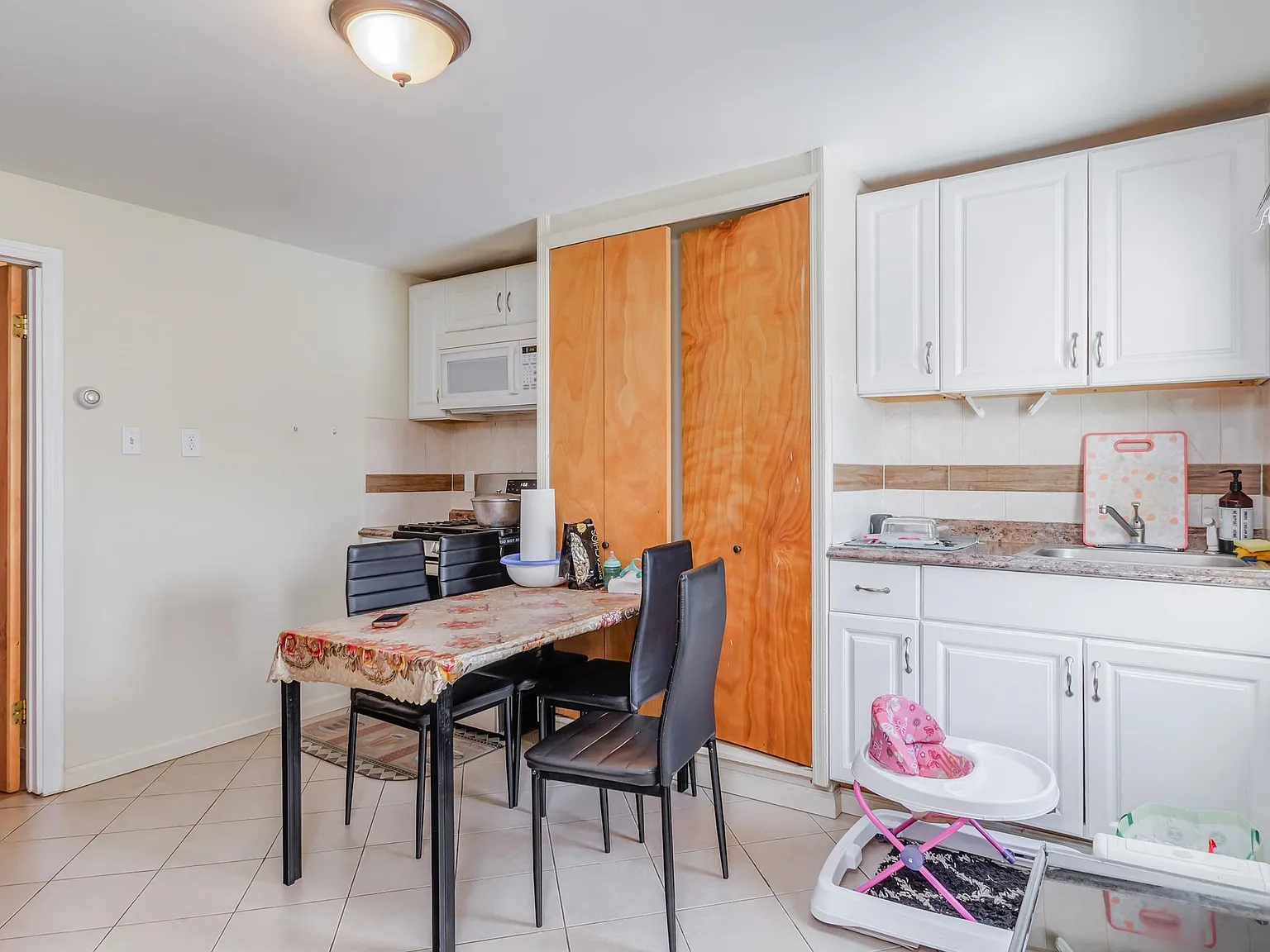 2 bed, 1.0 bath, $2,000 — Photo 4