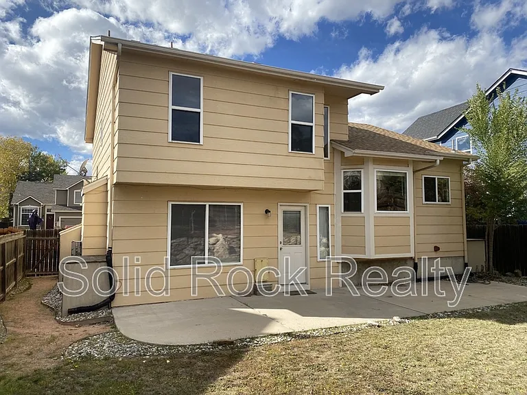 8315 Saint Helena Dr — Photo 19