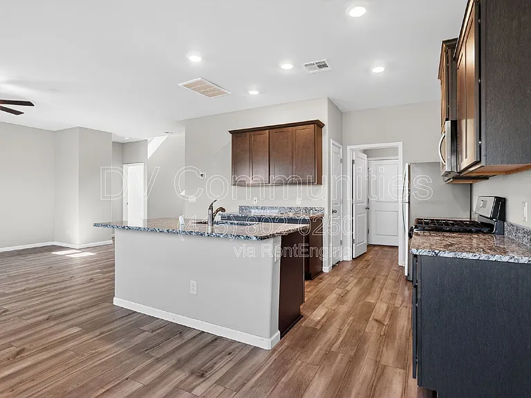 1712 Amaranth Ln — Photo 16