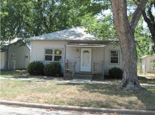 415 N Clark Ave, Augusta, KS 67010