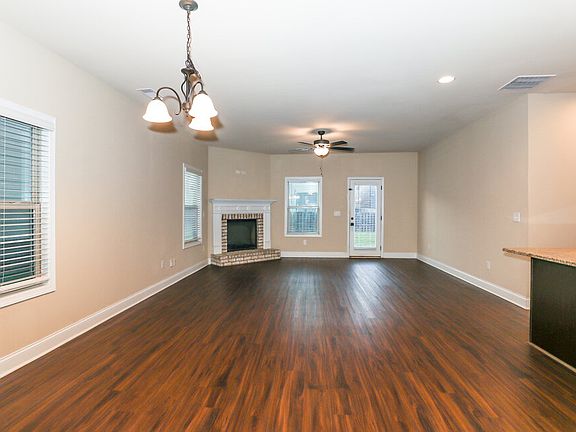5th image of 2350 Walker Dr