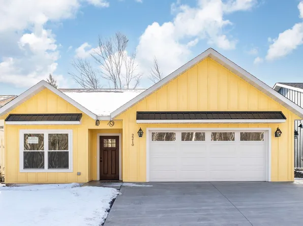 2210 Cottage Hill Cir, Duluth, MN 55811