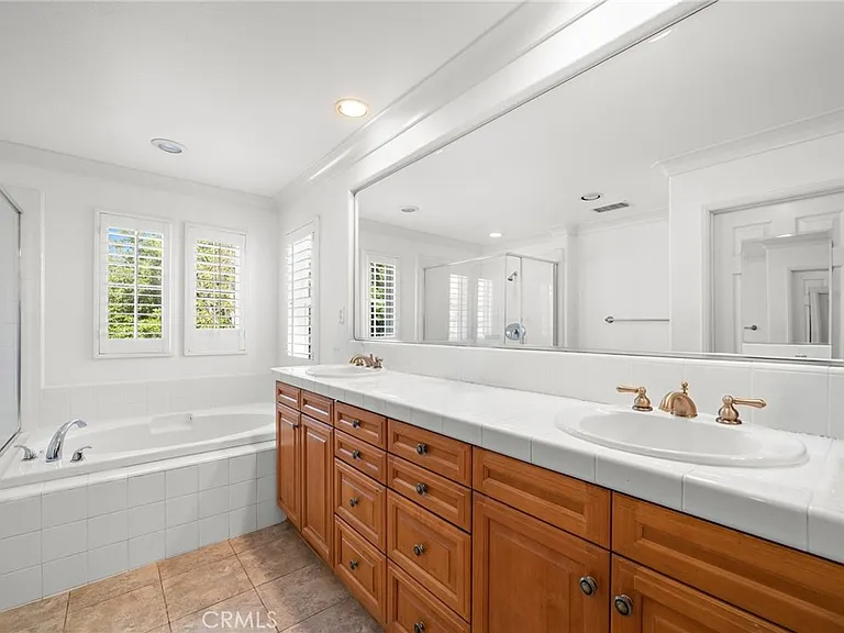 2 Franklin Way — Photo 23