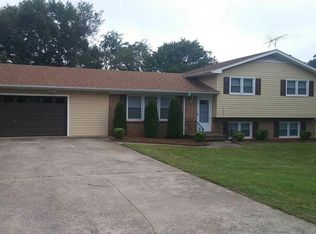 2220 24th St NE, Hickory, NC 28601