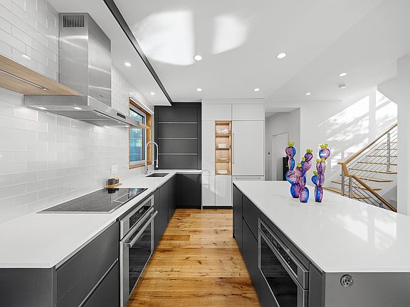 4th image of 137 Walden St #137