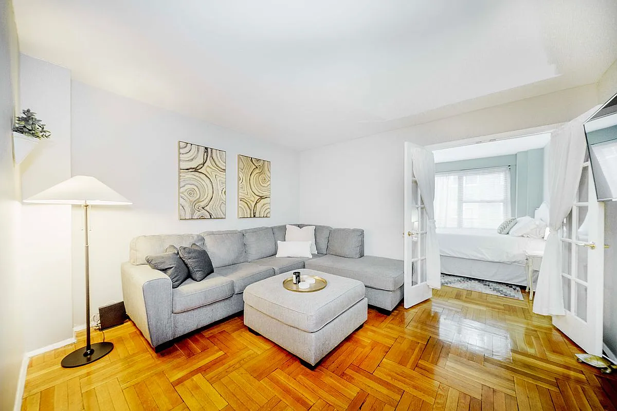 420 E 55th St APT 9L photo 1