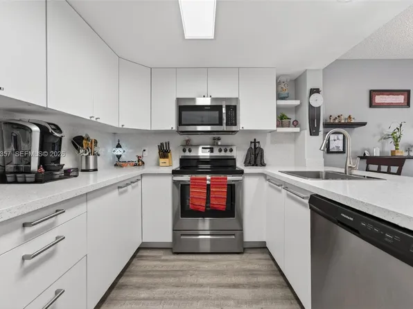 12750 SW 4th Ct APT 314J, Pembroke Pines, FL 33027