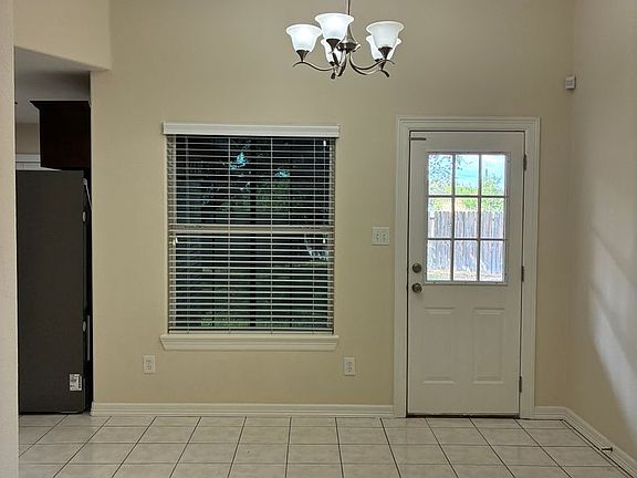 4th image of 3215 Campanario Cir