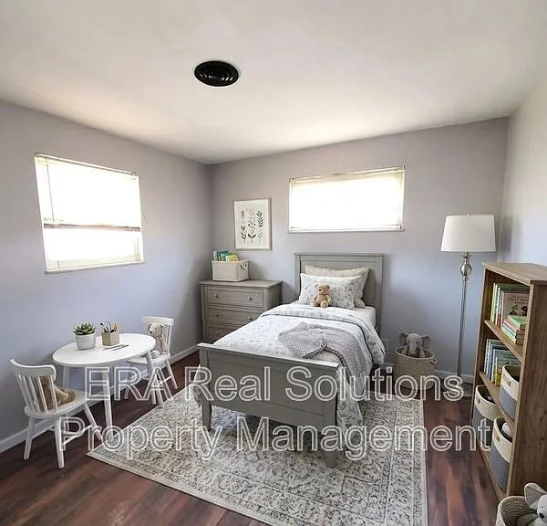 1124 Olney Dr — Photo 6