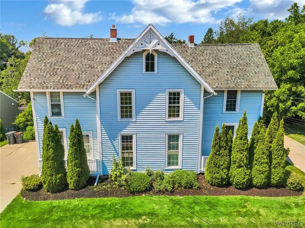 6308 W Quaker St, Orchard Park, NY 14127