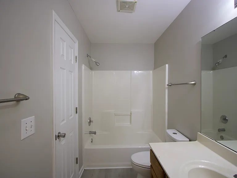 4216 Lake Woodard Dr — Photo 25