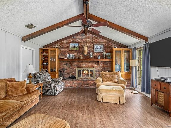 3rd image of 7634 Millwood Dr