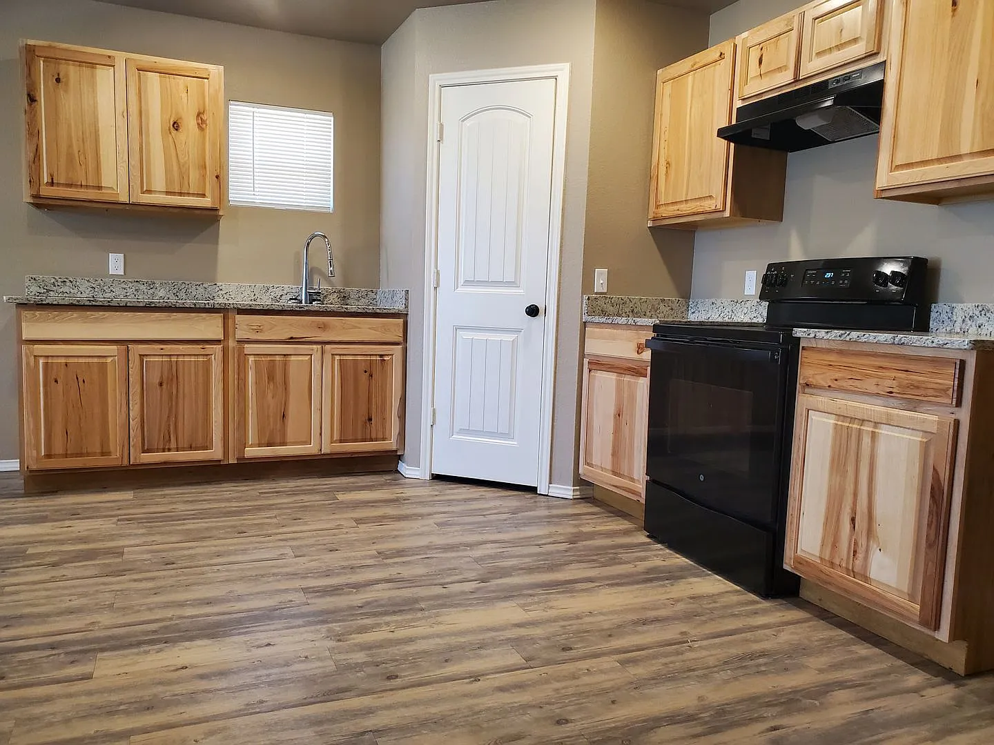 Charming 3-Bedroom, 2-Bathroom Home in Northeast Lubbock — Photo 3