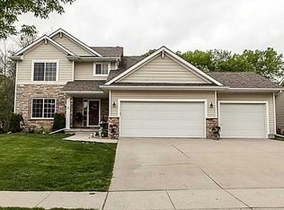 3466 Village Run Dr, Des Moines, IA 50317