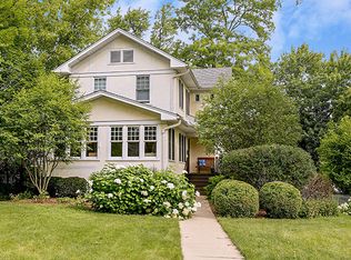 638 Hillside Ave, Glen Ellyn, IL 60137