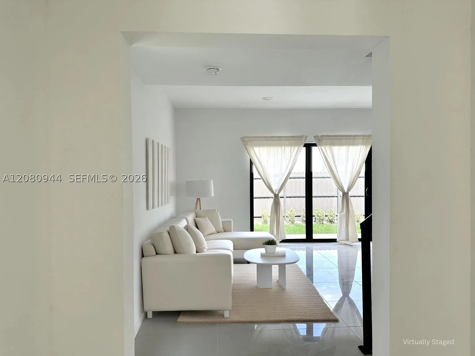 5 bed, 4.5 bath, 1902 sqft, $3,300 — Photo 3