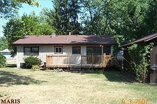 3rd image of 1524 Lakeside Ln