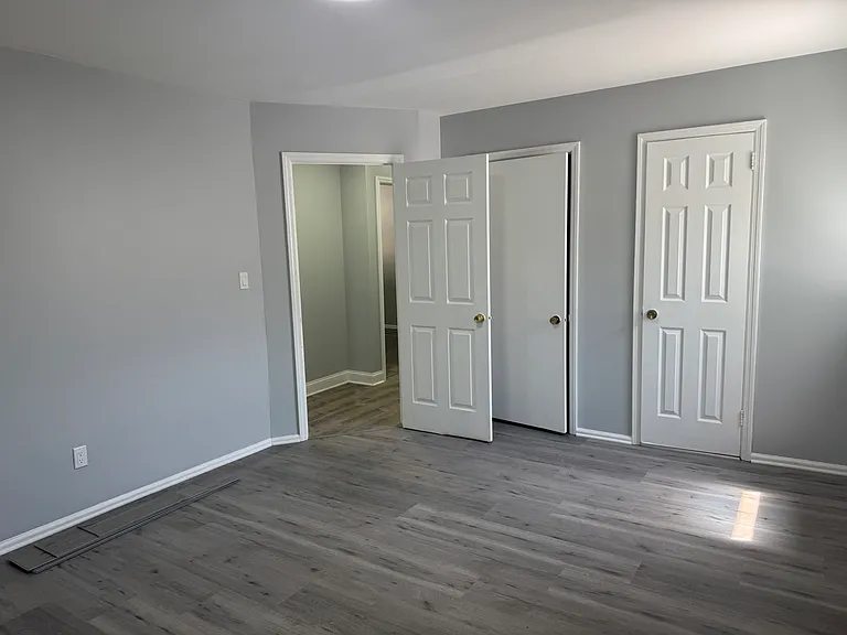10 Evelyn Ct #2 — Photo 2