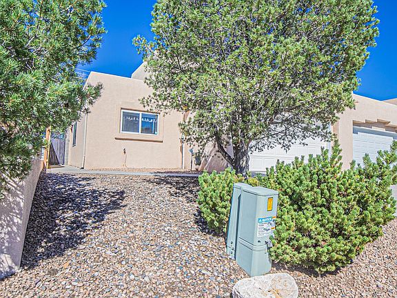 2nd image of 11311 Campo Del Oso Ave NE