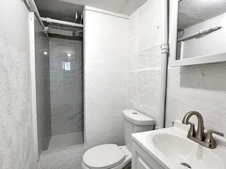 302 McCutcheon Ln — Photo 21