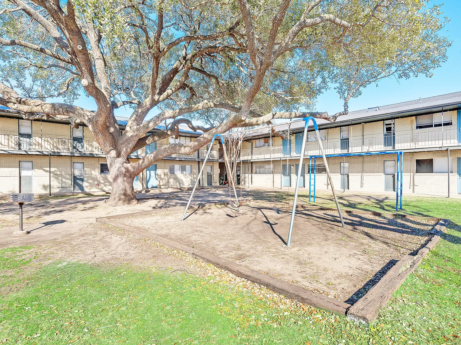 Orchard Hills — Photo 3