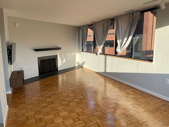Living Area (Unfurnished)