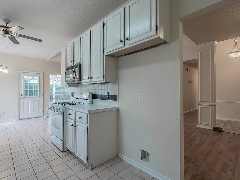 17030 Macleish Dr — Photo 14