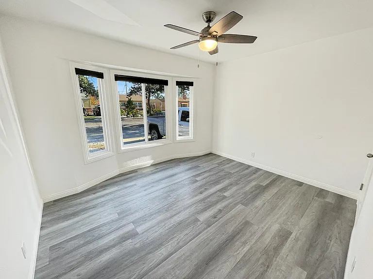 1321 N Pass Ave — Photo 10