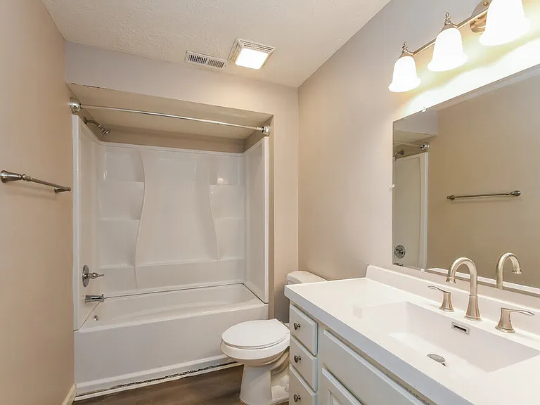 7548 Sycamore Grove Ct — Photo 14