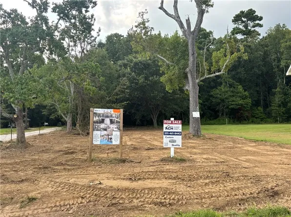 3784 Bay Front Rd, Mobile, AL 36605