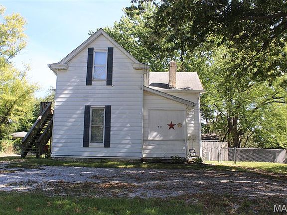 2nd image of 711 Lampert St