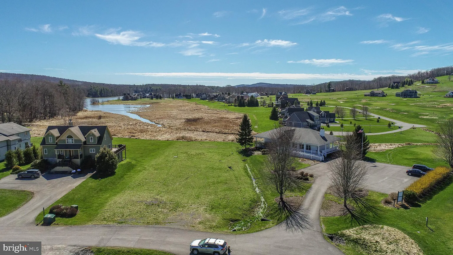 97 Clubhouse Dr photo 1