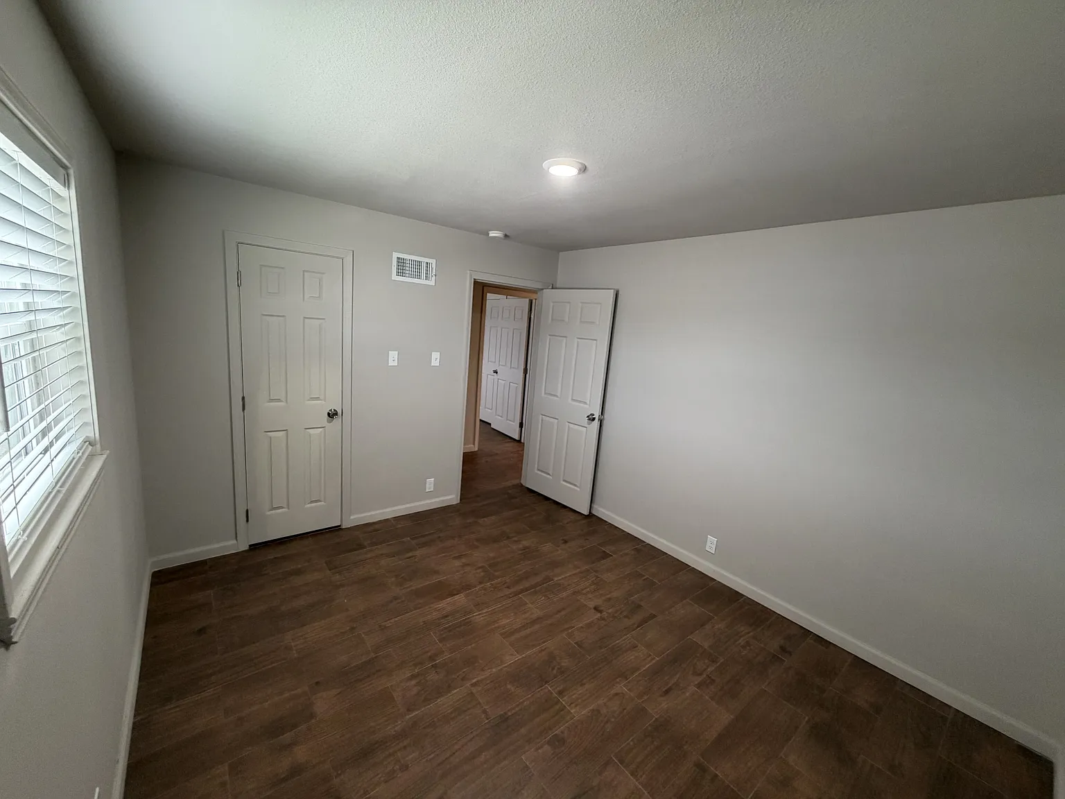 Southern Oaks - 02 — Photo 4