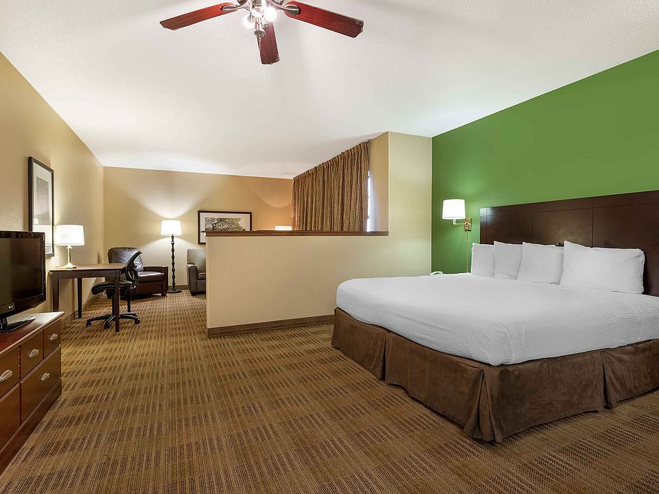 1 Bedroom Suite - 1 King Bed