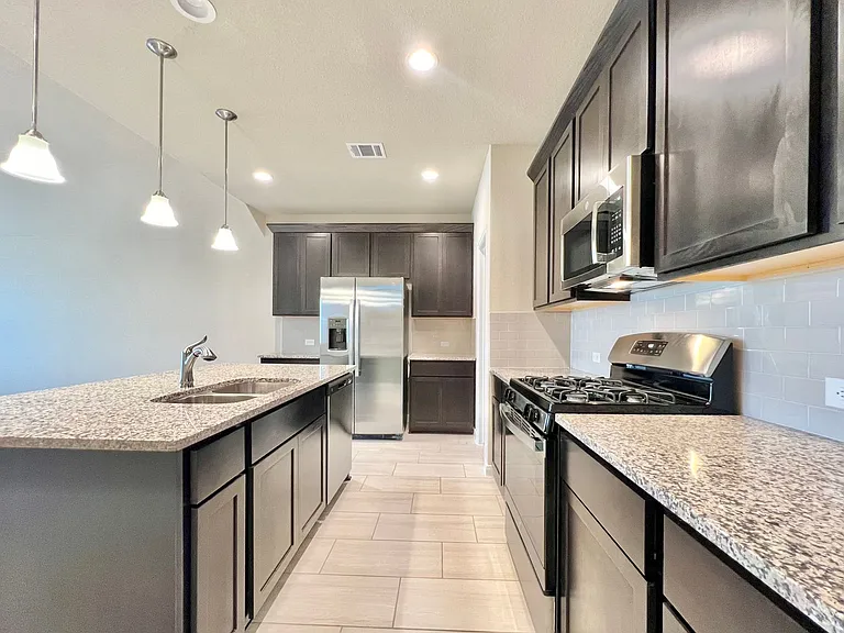 1606 Misty Elm St — Photo 10