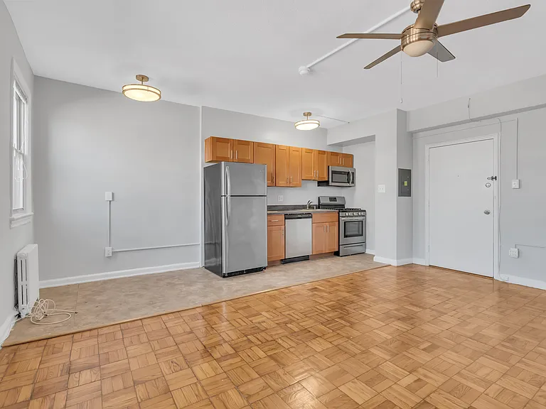 The Glenwood Apartments — Photo 9