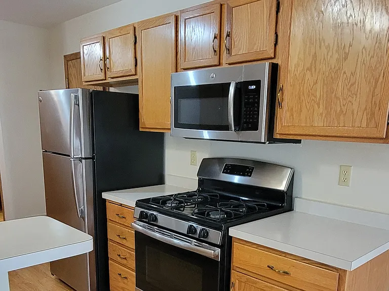 1055 S Fillmore Cir NE — Photo 7