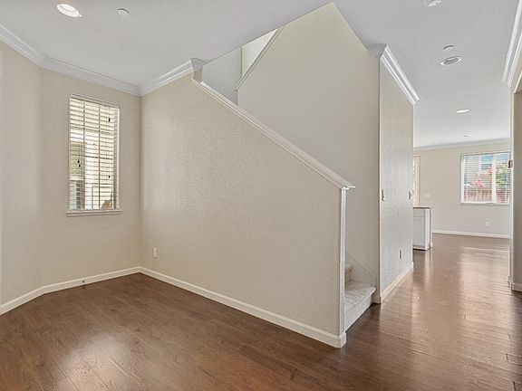 4th image of 1624 Union Ln