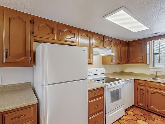 4th image of 3015 Estrella Brillante St NW