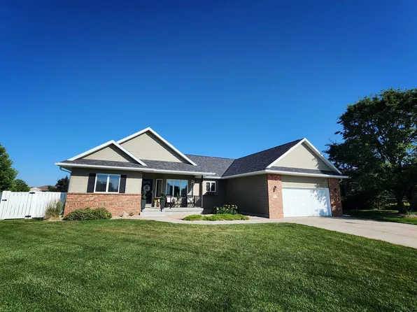 6207 Q Avenue Pl, Kearney, NE 68847