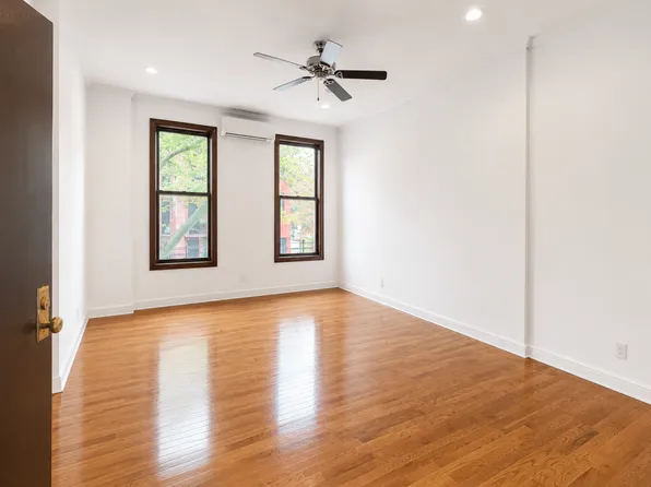 828 Marcy Avenue image 1 of 3