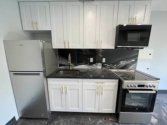 Rented by Delmark Realty LLC | media 15