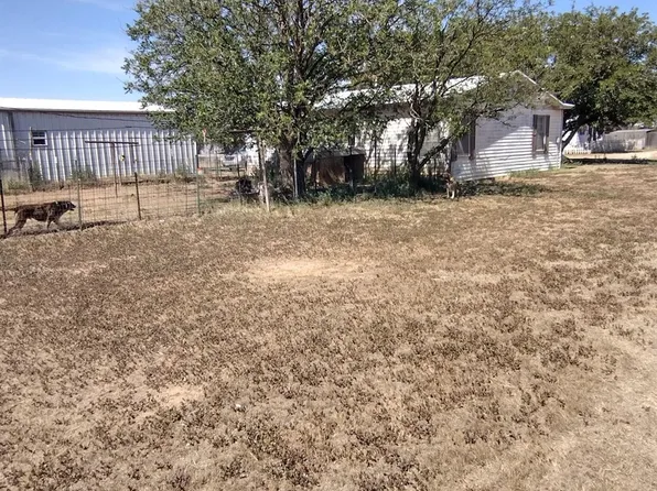 1405 E 5th St, Petersburg, TX 79250